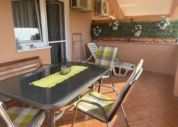 Apartament Dora *