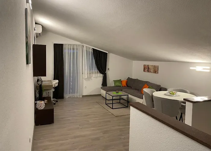 Apartament Dora *