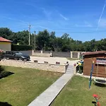 Dora Apartament *