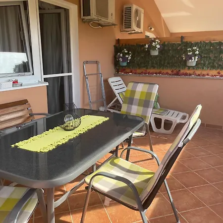 Appartement Dora *